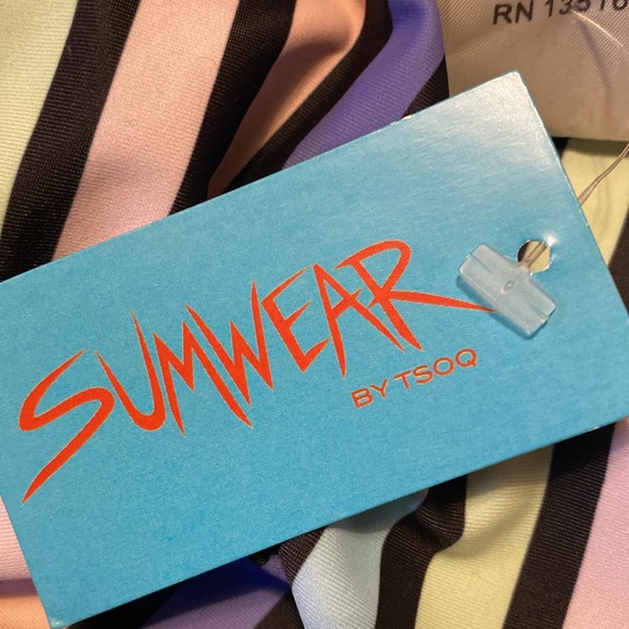 Retro style swimsuit. NWT - Picture 6 of 8